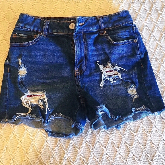 M Jeans distressed denim 💙 shorts,  size 6 - Picture 1 of 5